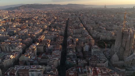 The-Stunning-City-of-Barcelona-at-Sunrise,-Spain