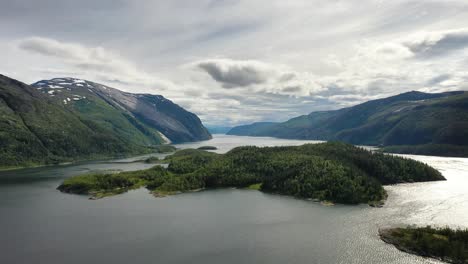 Imágenes-Aéreas-Hermosa-Naturaleza-Noruega