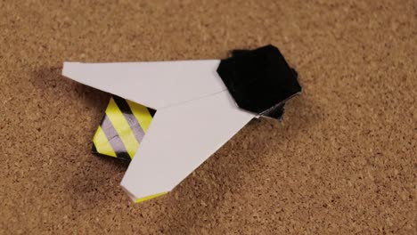 paper bee made with the origami technique