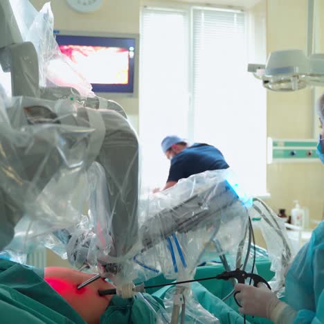 robotic surgery using a da vinci system in an operating room