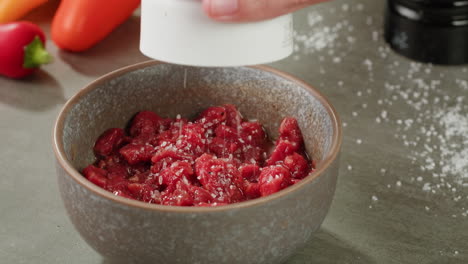 seasoning raw beef