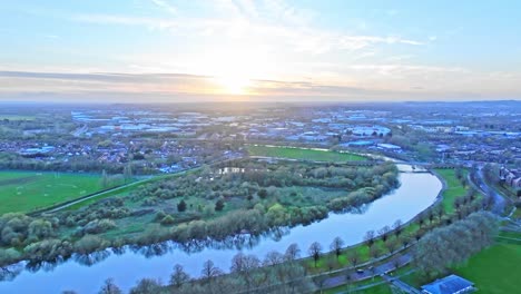 una puesta de sol hipnotizante sobre nottingham