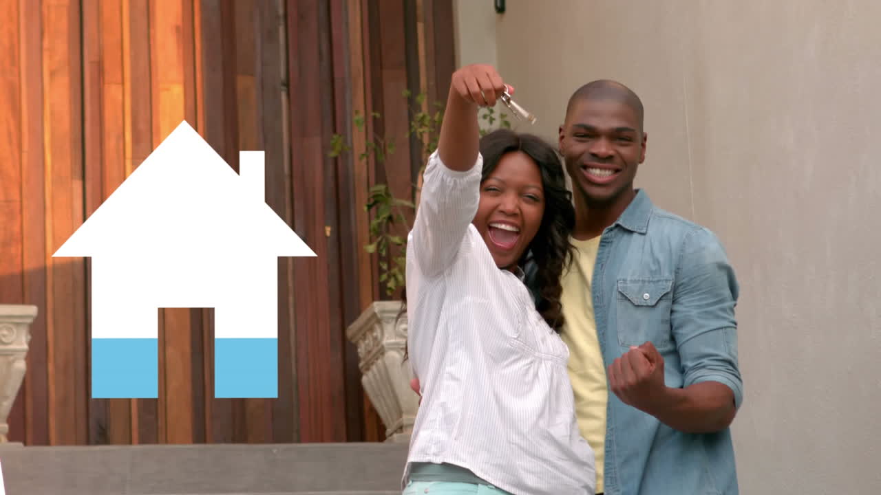 Casal feliz com chaves e ícone de casa preenchendo em azul