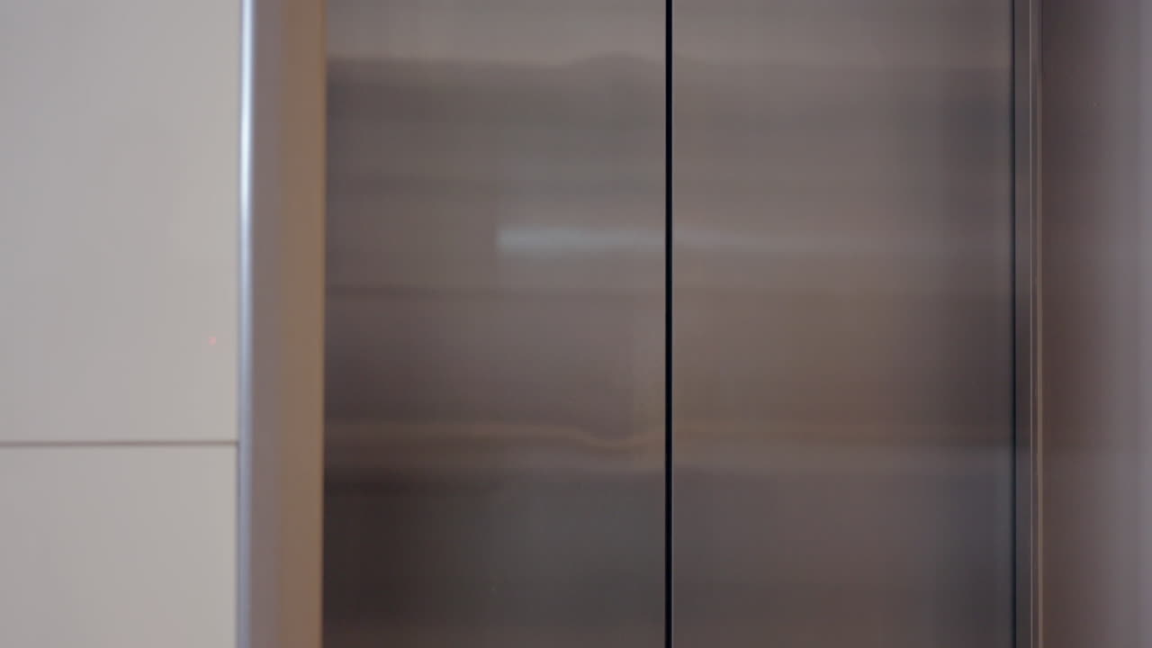 사업가, 직장 엘리베이터