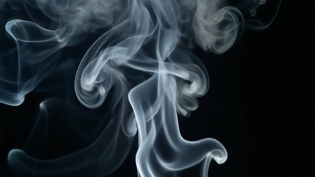 Abstract Fumo bianco che gira su uno sfondo nero