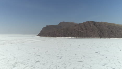 Winter-Landscape-with-Majestic-River