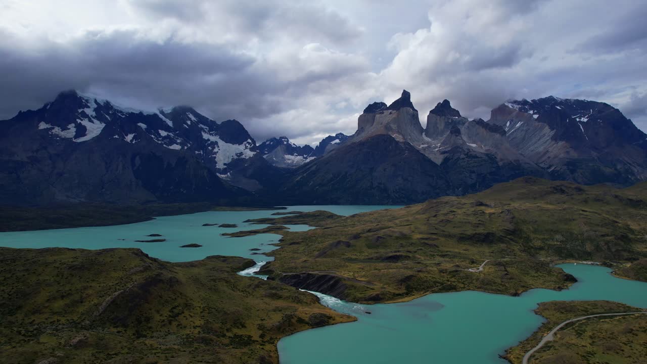 Hyperlapse cinematografico con drone al punto panoramico Mirador Cuernos.