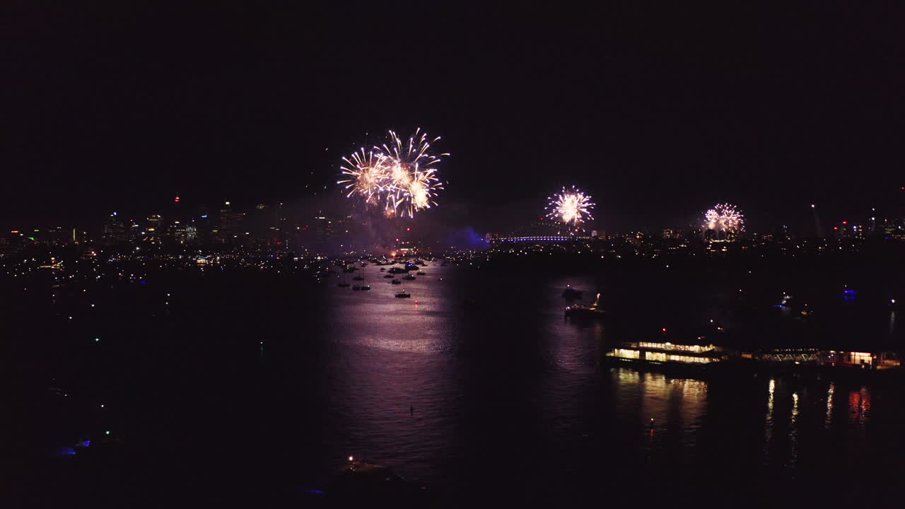 ¡iluminando el cielo nocturno!