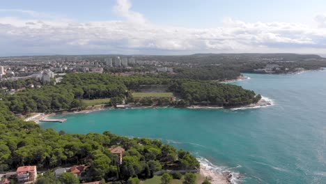 costa de croacia en el mar adriático