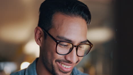 Business-man,-glasses-and-reading-on-computer