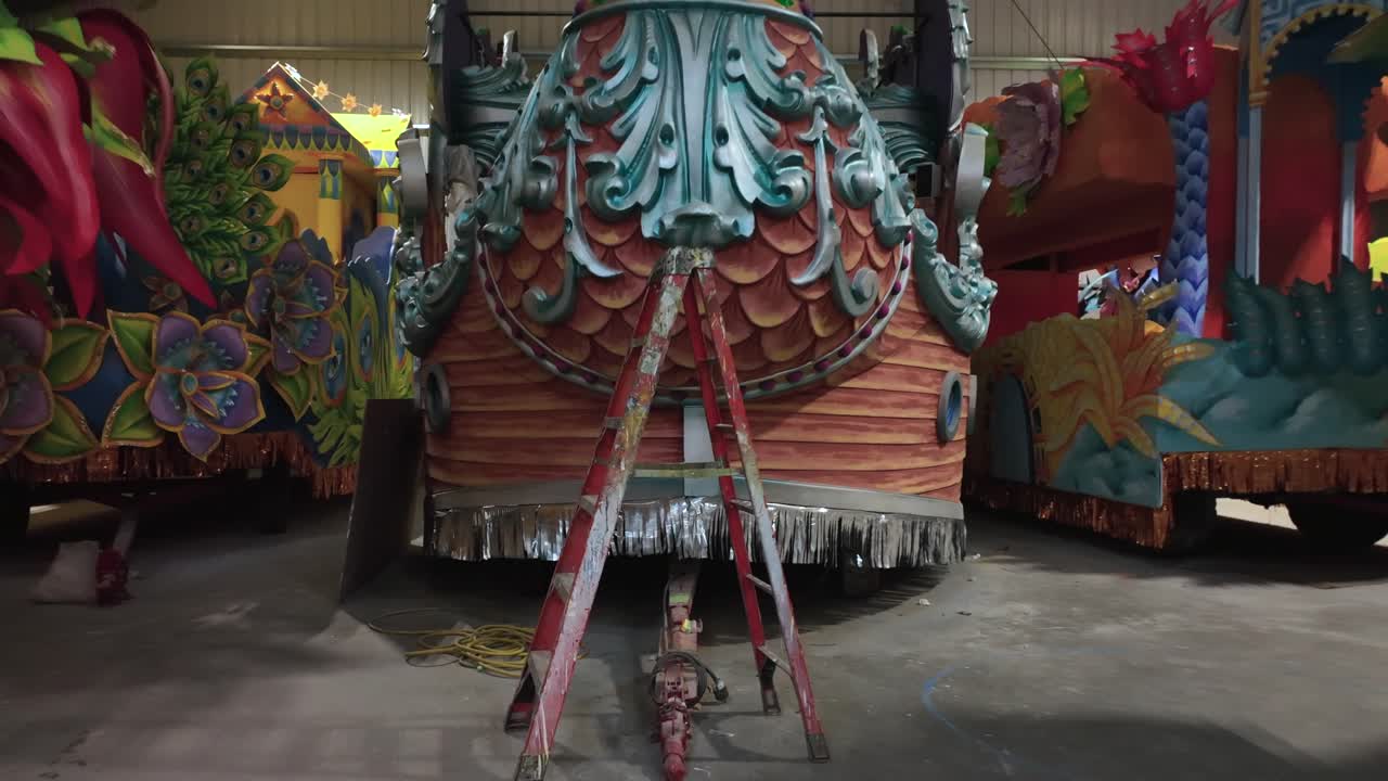 revelando el arduo trabajo de preparación para el día del desfile en nueva orleans, louisiana