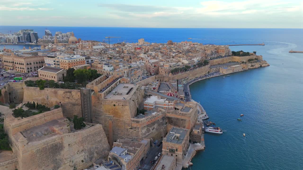 Soaring over Valletta, this drone video showcases the city’s blend of ancient walls, grand churches, and vibrant Mediterranean beauty.