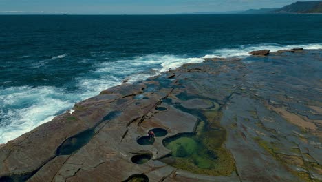 Figura-Ocho-Piscinas-En-El-Parque-Nacional-Real-De-Sydney-Cerca-De-Burning-Palms-Beach,-Australia