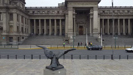 Drone-video-of-the-Supreme-court-of-justice-of-Peru,-in-capital-city-of-Lima