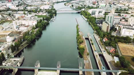 flying-over-river-in-Frankfurt-am-Main,-Germany