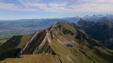 Parque-Natural-Gantrisch---Schwarzenburg,-Suiza---Vista-De-Drones-4K