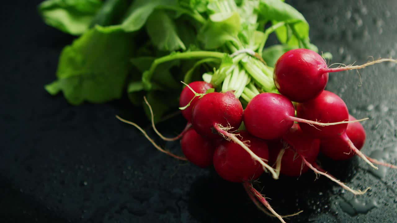 manojo de rábano maduro