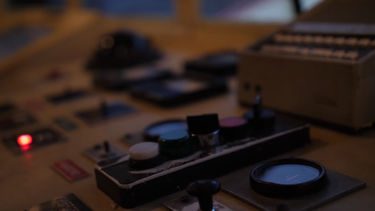 tablero de navegación en un barco. sala de comunicaciones de control del capitán