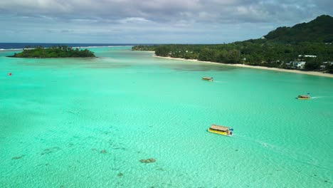 boat tours along the coastline of rarotonga island