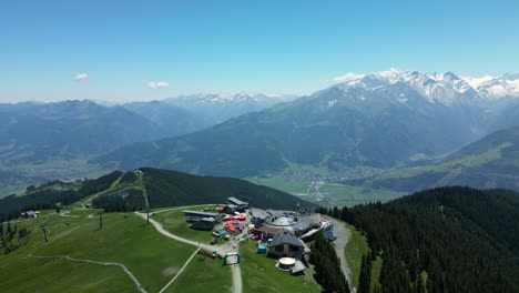 wallpaper like background brings holiday makers to the resort of schmittenhohe