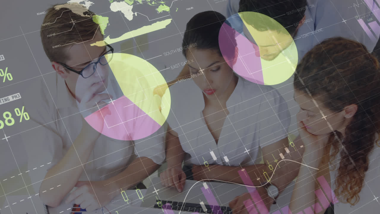 animación de estadísticas y procesamiento de datos financieros sobre empresarios en reuniones