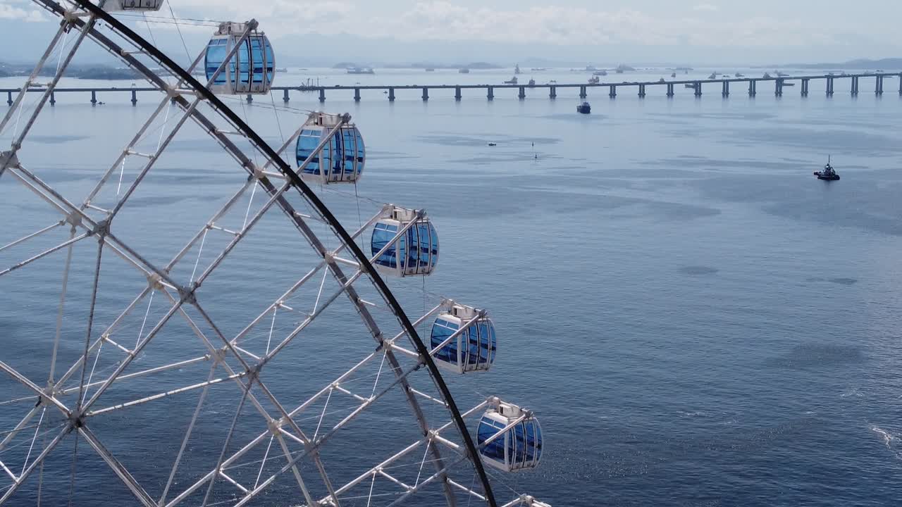 브라질 리우데자네이루 시내의 랜드마크의 공중 풍경, 리우 스타 관광 명소, 유명한 리우 니테로이 다리