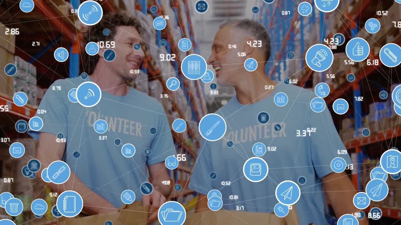 анимация икон над счастливыми кавказскими мужчинами, рабочими на складе, аплодирующими.