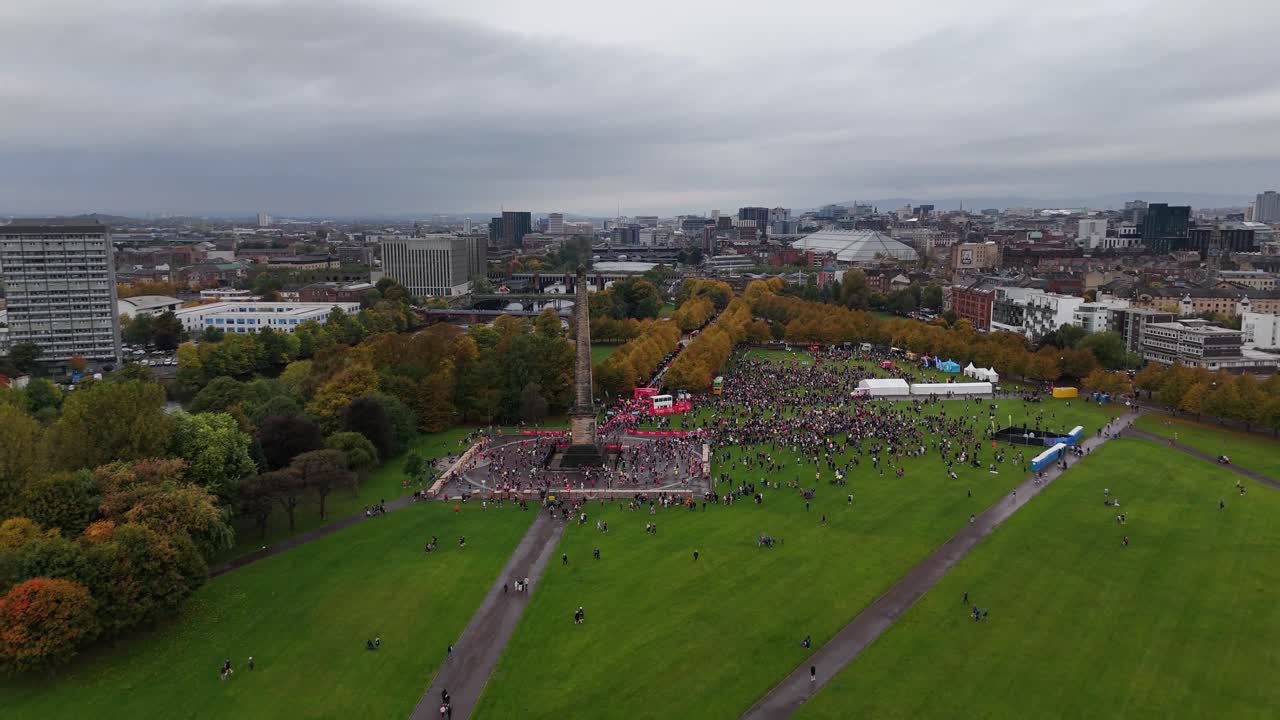 Scottish memorial statue location, 10k competitors, athletic competitors
