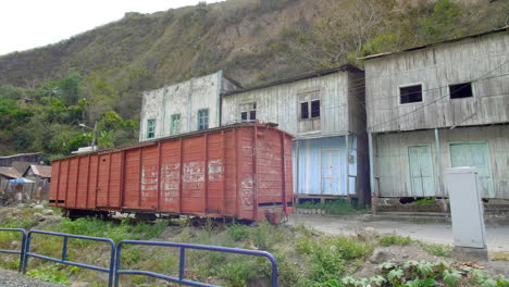 Huigra-Bahnhof-An-Der-Ecuadorianischen-Küste-4