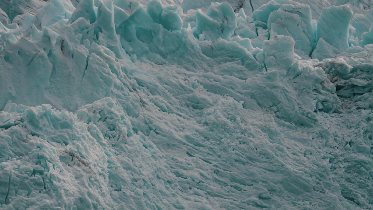 Ghiacciai densi nei laghi di montagna nel Lago Argentino, Patagonia Argentina