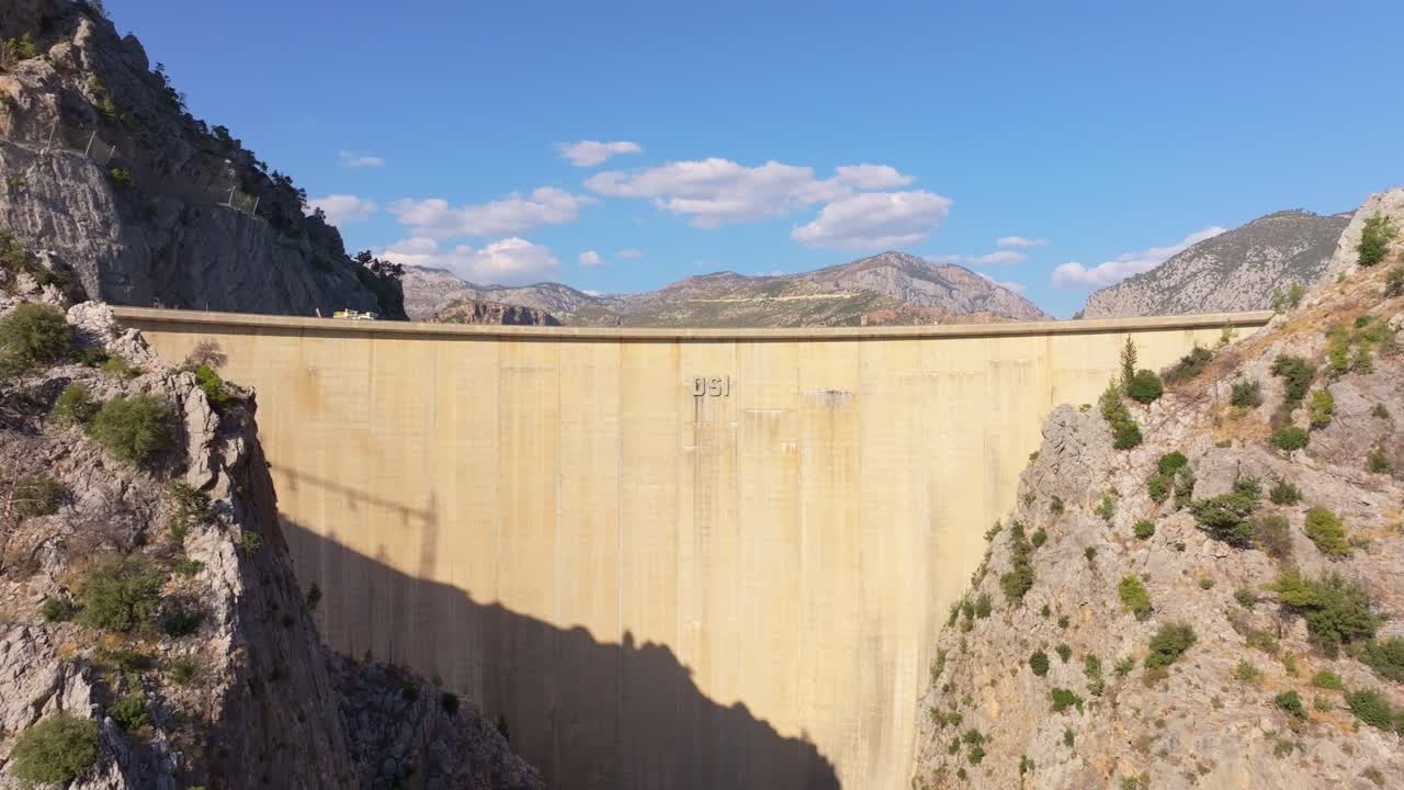 Green Canyons steinete juv, demning og elv i Manavgat, Tyrkia.