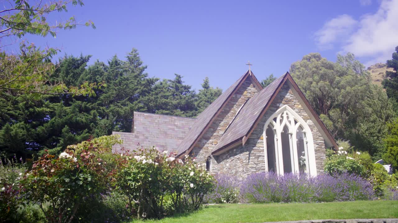 timelapse of the chapel outside
