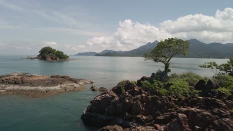 4k 無人機拍攝泰國科<unk>附近的岩石島