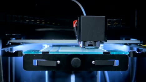 impresora 3d durante el trabajo