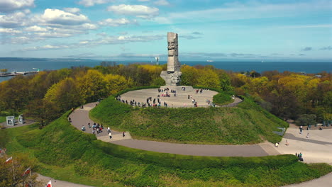 Drohnenaufnahme-Eines-Historischen-Denkmals-Auf-Der-Westerplatte,-Danzig,-Polen