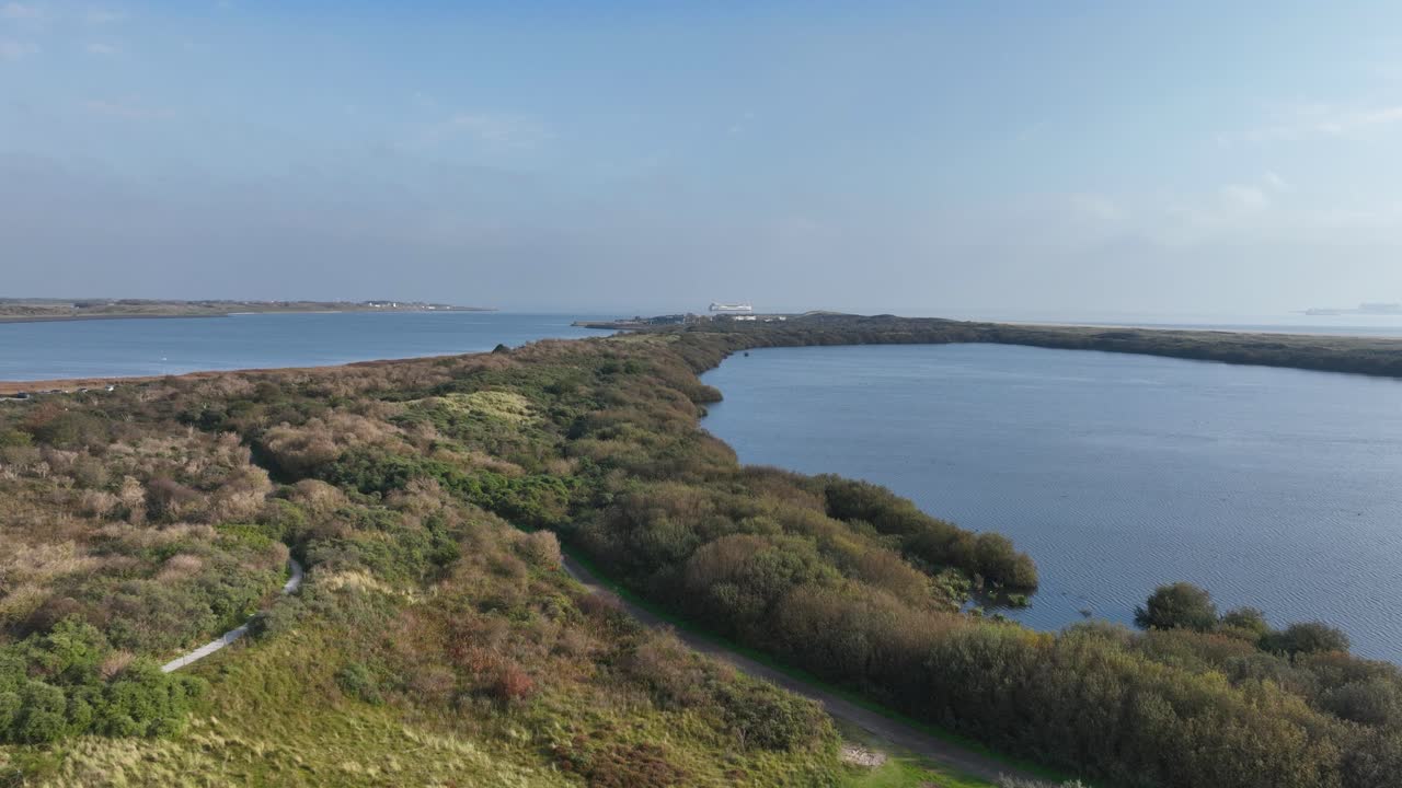 네덜란드 덴 섬에 있는 모래 언덕의 자연.