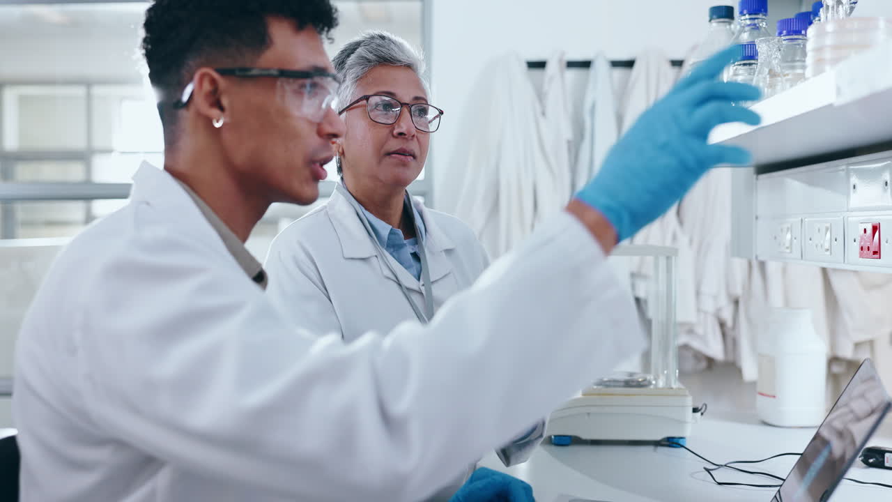 사람, 과학자 및 재고 검사