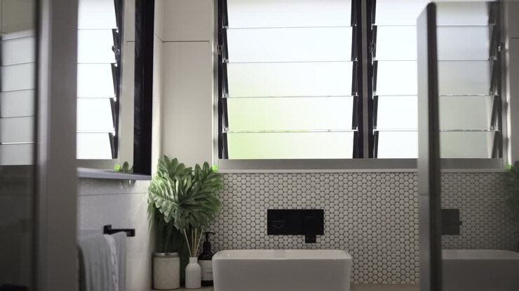 Bagno moderno lussuoso