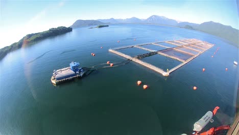 Antena-De-Piscifactorías-Chilenas-Que-Contienen-Salmón-Atlántico-Cerca-De-Chait̩n-En-El-Norte-De-La-Patagonia-En-El-Sur-De-Chile