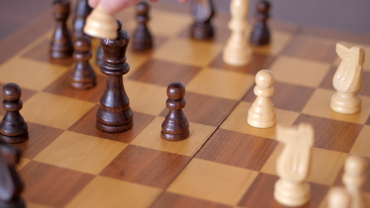 piezas de ajedrez yuriy