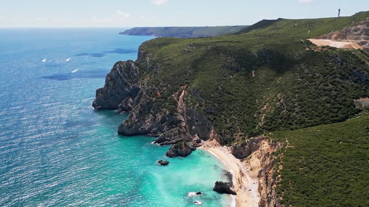 Baie Isolate, Spiagge Sabbiose, Scogliere Frastagliate, Paesaggi Oceanici, Costa Atlantica, Portogallo, Europa, Vista Aerea Cinematografica