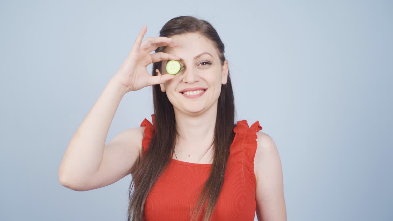 The person who gives the message of eating healthy.