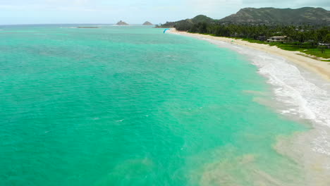 Antenne-Des-Drachenboarders-In-Der-Bucht-Von-Kailua