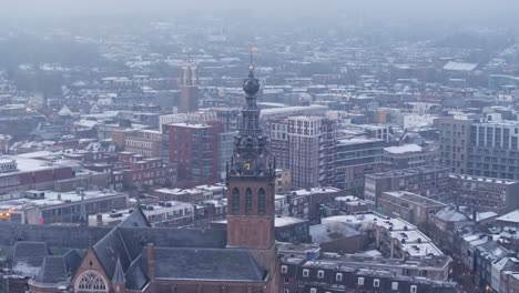 zdjęcie z orbity stevenskerk w nijmegen w zimie