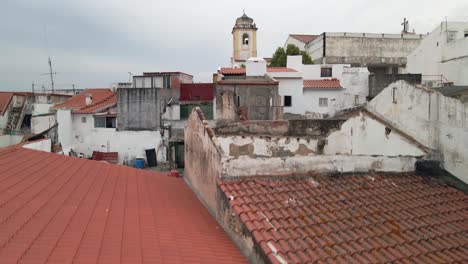 Revelación-Aérea-De-Una-Antigua-Ciudad-Rural