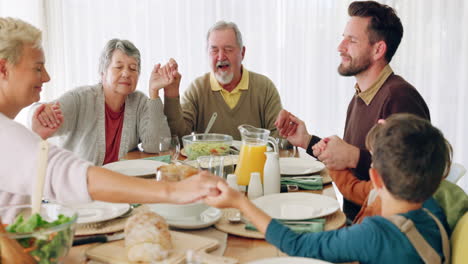 Beten,-Familie-Und-Händchenhalten-Beim-Mittagessen