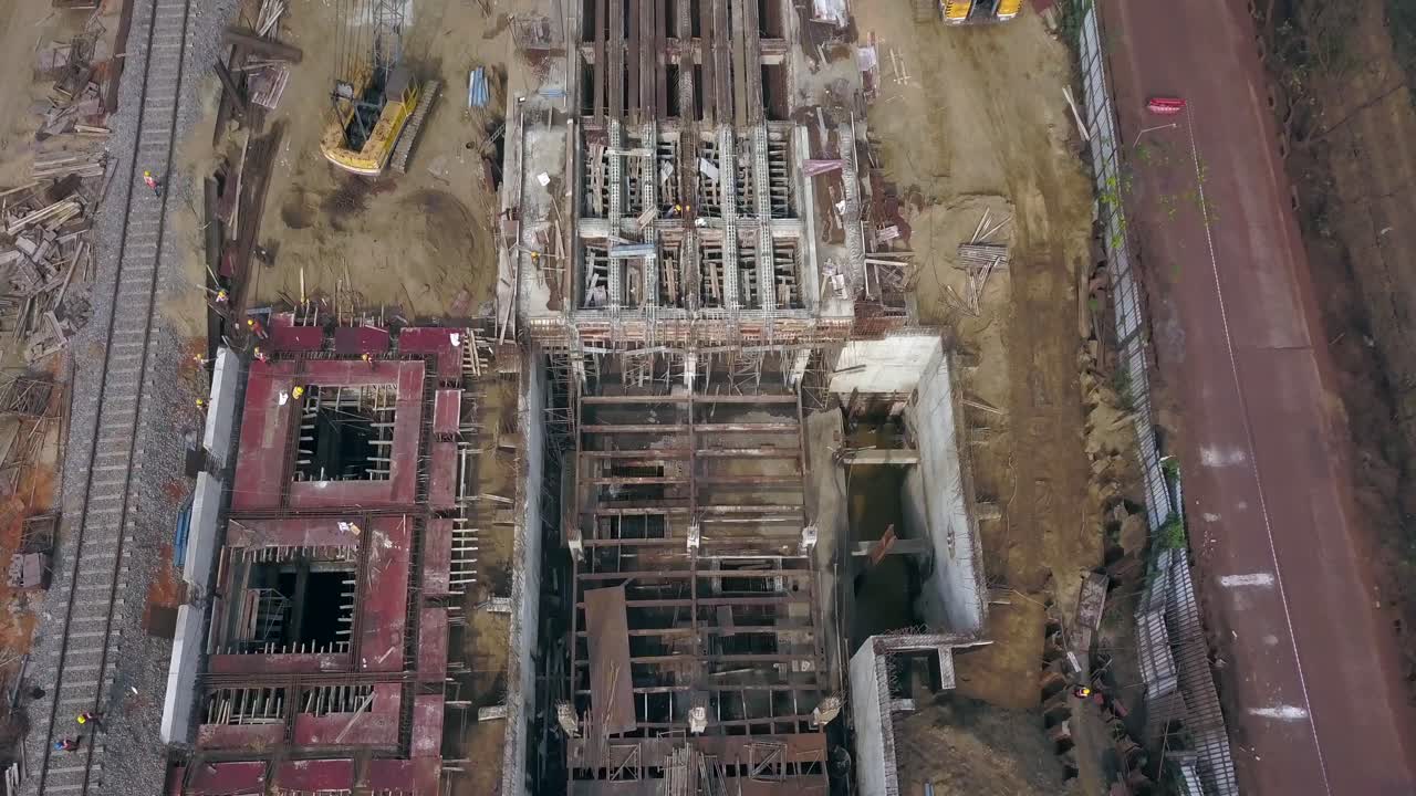 sitio de construcción de edificios de almacén en curso en el puerto de paradeep en odisha, india