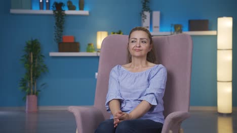 mujer feliz y pacífica.