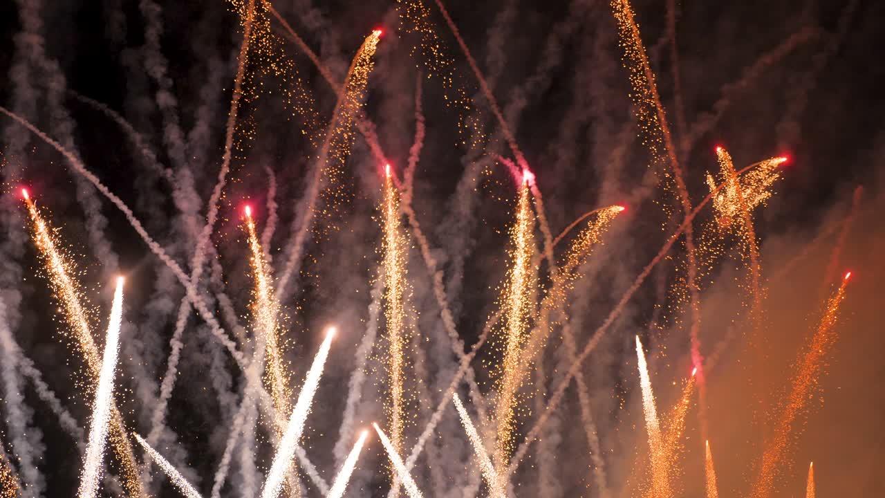 año nuevo fuegos artificiales de fondo patrón de vacaciones chispas. celebración chispas de navidad belleza de boda fondo noche de vacaciones fuego artificiales cohetes. colorida luz fuegos artificials celebración de fondo año nuevo