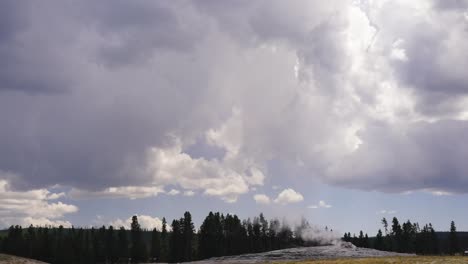 Time-Lapse-of-Old-Faithful